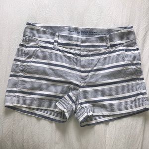 Gap Khaki Girlfriend 3 Inch Short